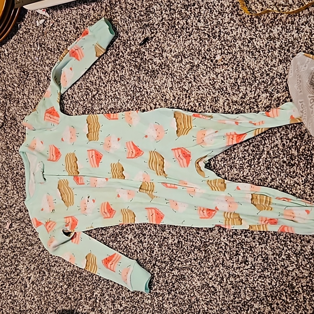 Size 24 month sleeper. Carter's. It is new no tag.